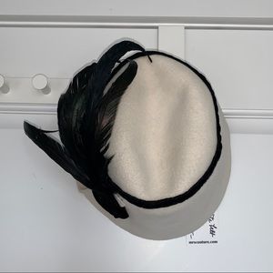 1970s vintage feather felt hat